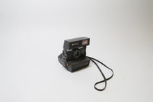 Load image into Gallery viewer, Polaroid 600 Land Camera