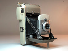 Load image into Gallery viewer, POLAROID 80A LAND CAMERA VINTAGE
